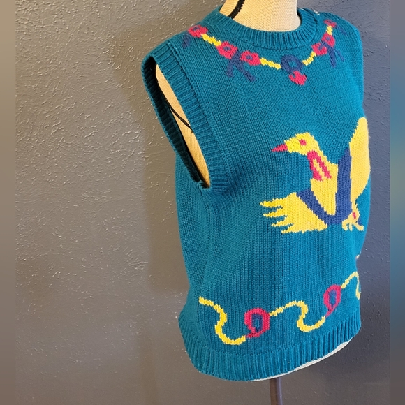 Bryn Connelly Medium Acrylic/Wool Green Knit Sweater Vest - Picture 2 of 10